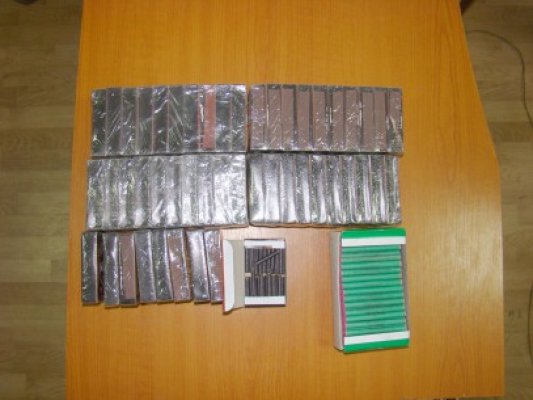 Percheziţii la mai multe persoane care făceau comerţ ilegal cu produse pirotehnice